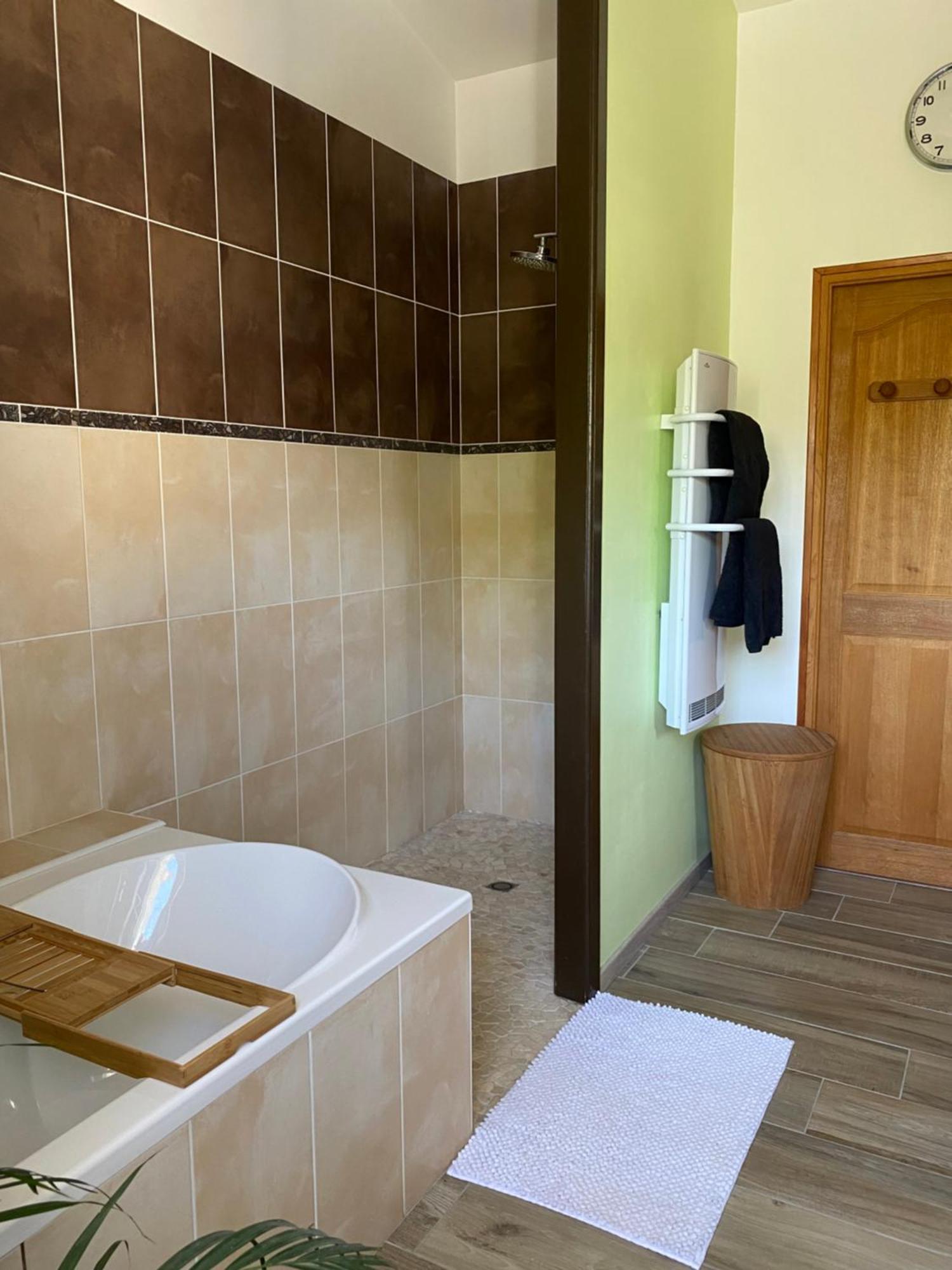 Les 5 Timbres Villa Montpellier-de-Medillan ภายนอก รูปภาพ